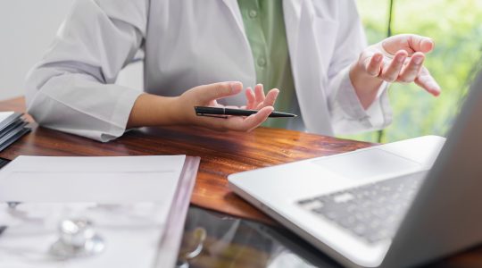 terapeuta-integrativo-debora-alves-lamas-sao-paulo-psicanalise-on-line